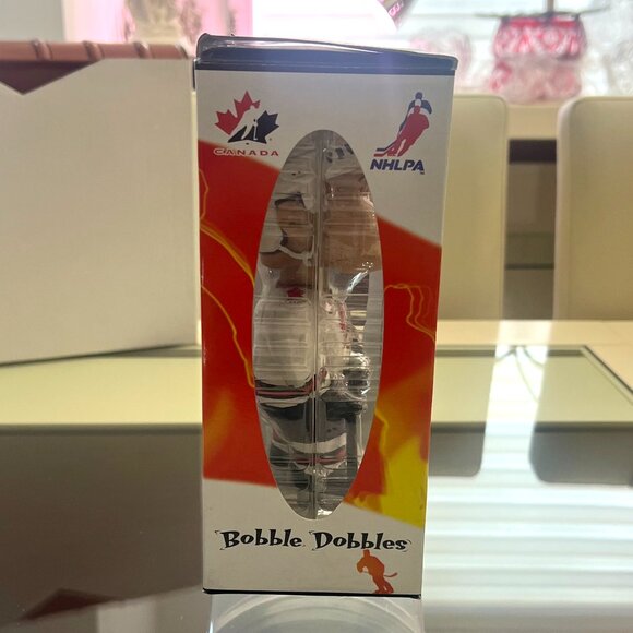 Eric Lindros Hand Painted Bobblehead by Animation In Motion Collectible Series! - Picture 6 of 6